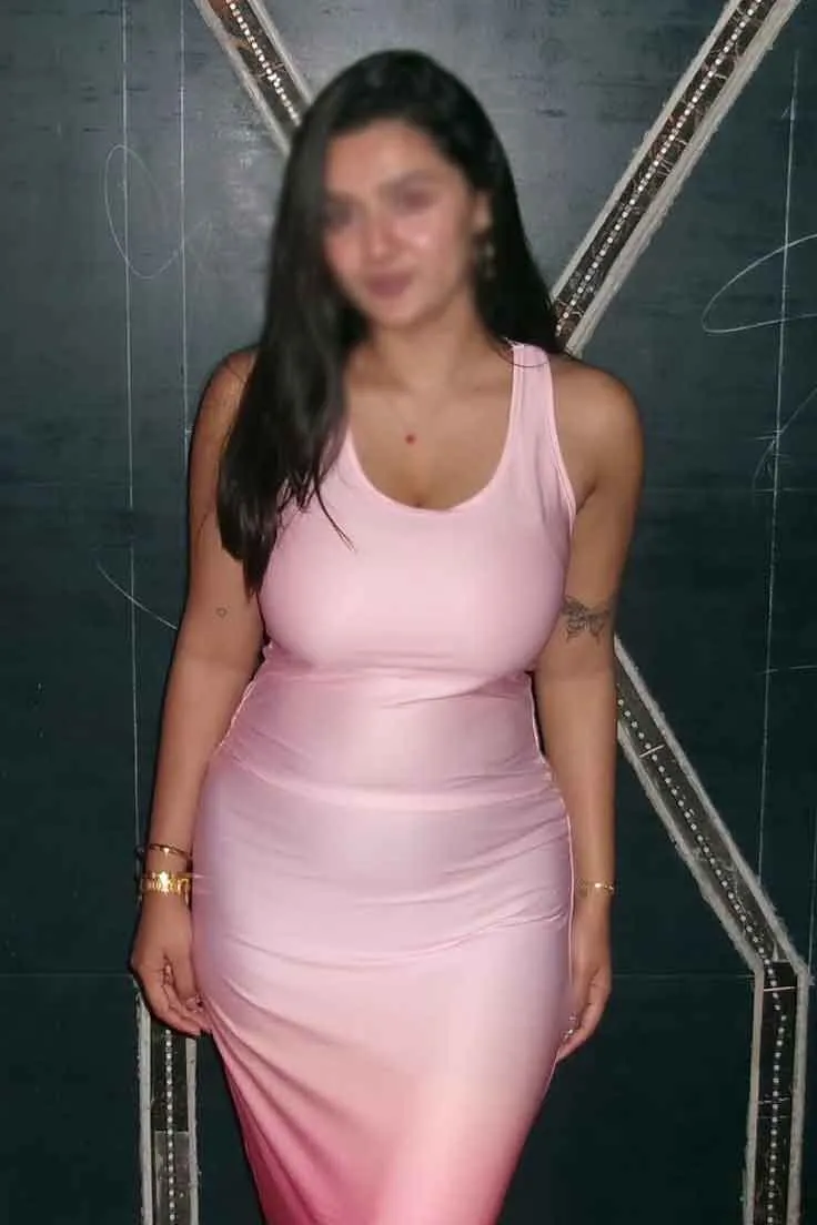 Independent Gurgaon escort in stylish outfit